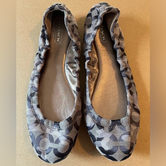 Coach "Aly" C Logo Signature Tan Gray & Black Camo Ballet Flats Shoes Size 7.5B - Picture 5 of 15